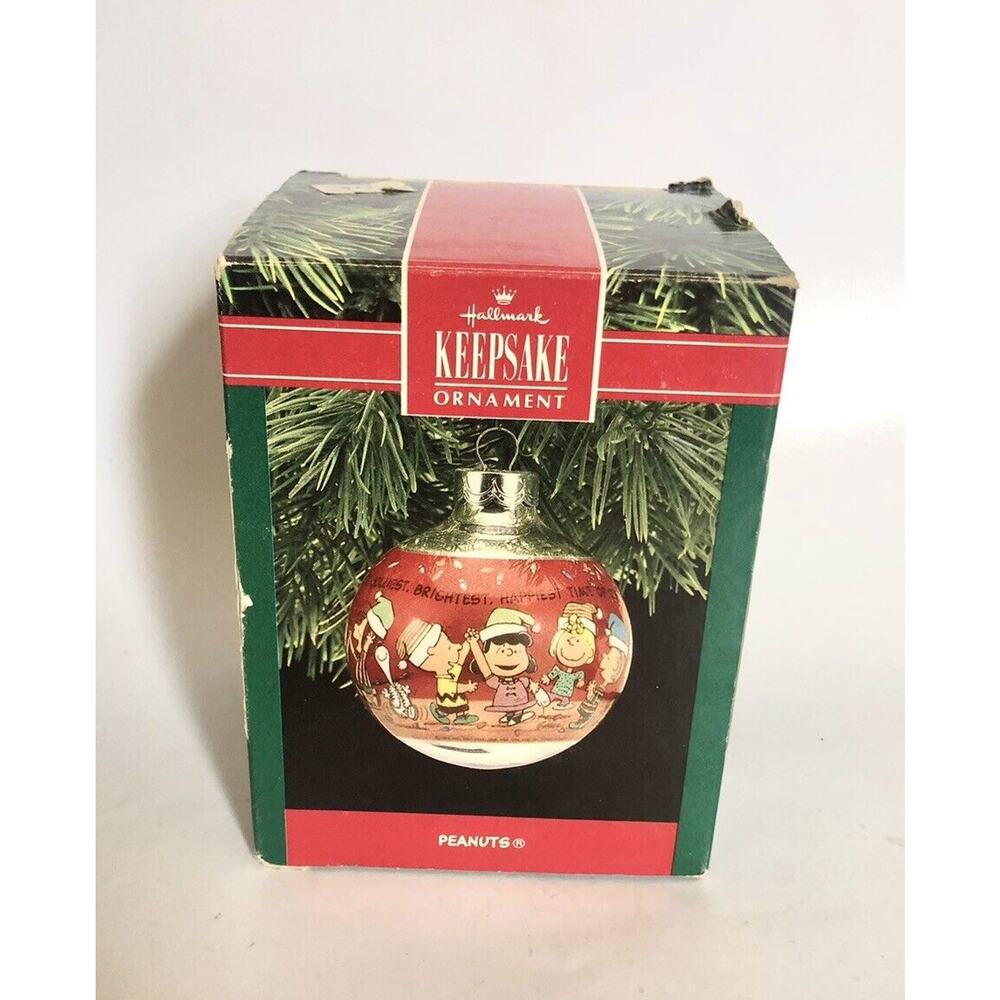 Vintage 1990 Hallmark Keepsake Peanuts Glass ornament Snoopy w/box